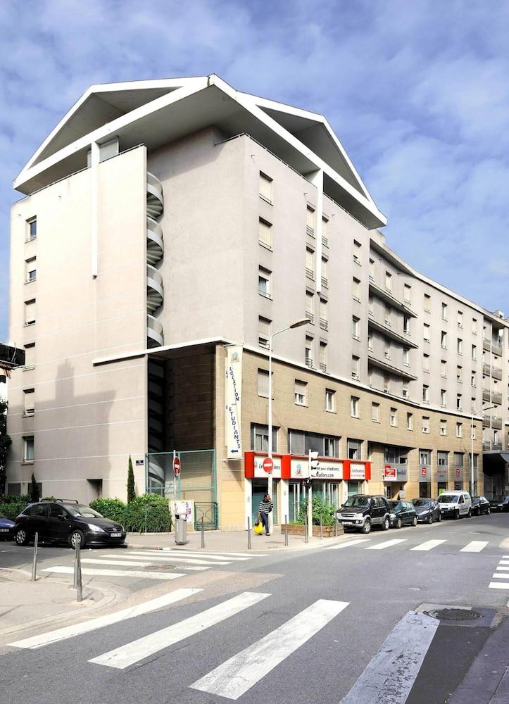 Sejours & Affaires Lyon Saxe-Gambetta Aparthotel Buitenkant foto